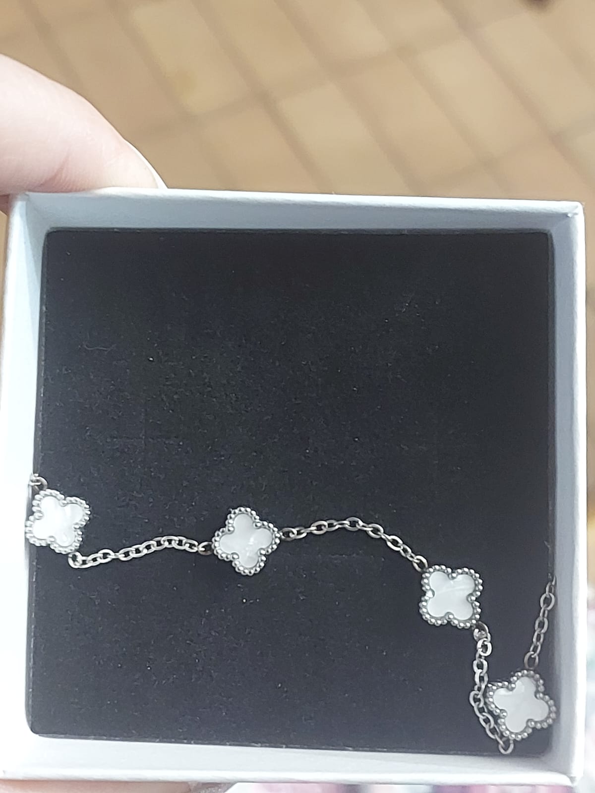 White Mother-of-Pearl Clover Bracelet – Stainless Steel